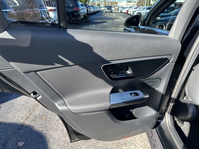 Used 2025 Mercedes-Benz GLC 300 4MATIC image 24
