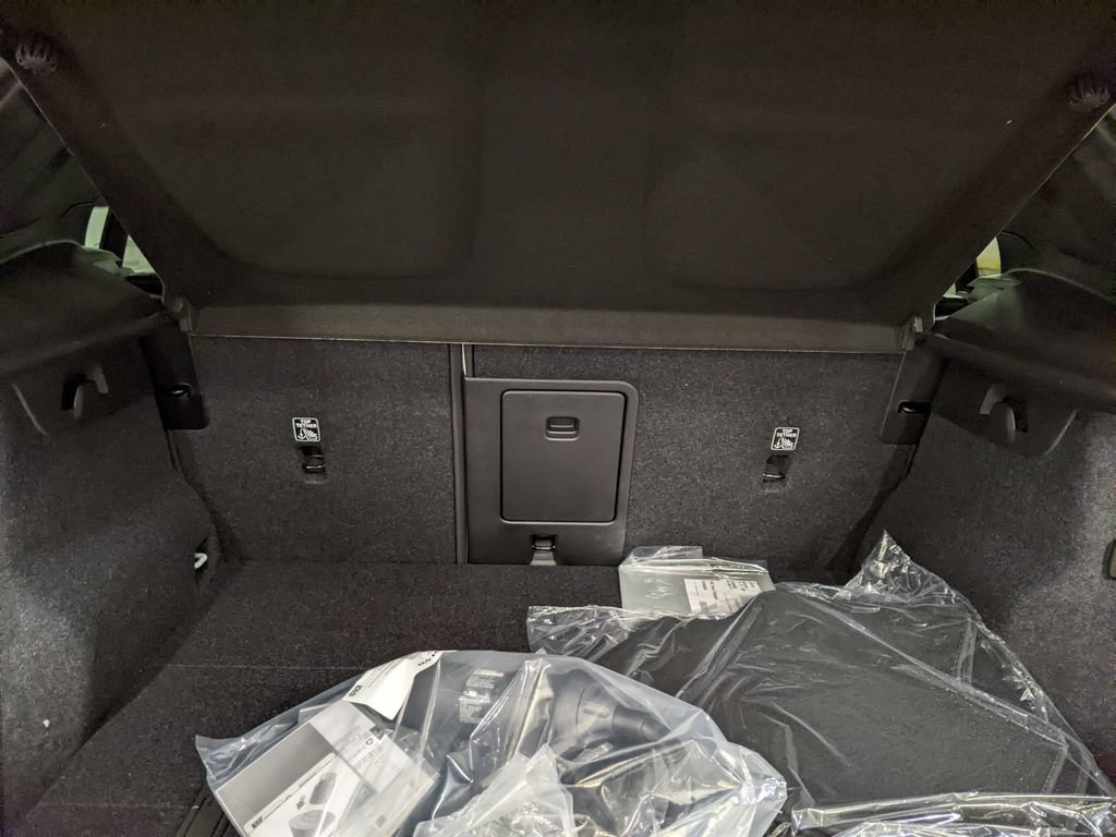 New 2026 Volvo EX40 Plus w/ Climate Package RWD image 28