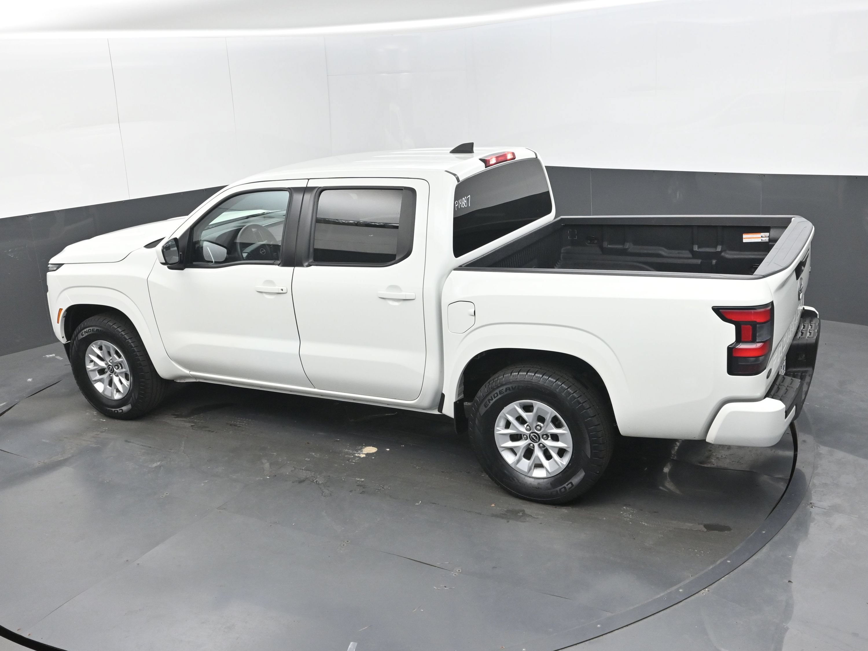 Used 2024 Nissan Frontier SV RWD image 27