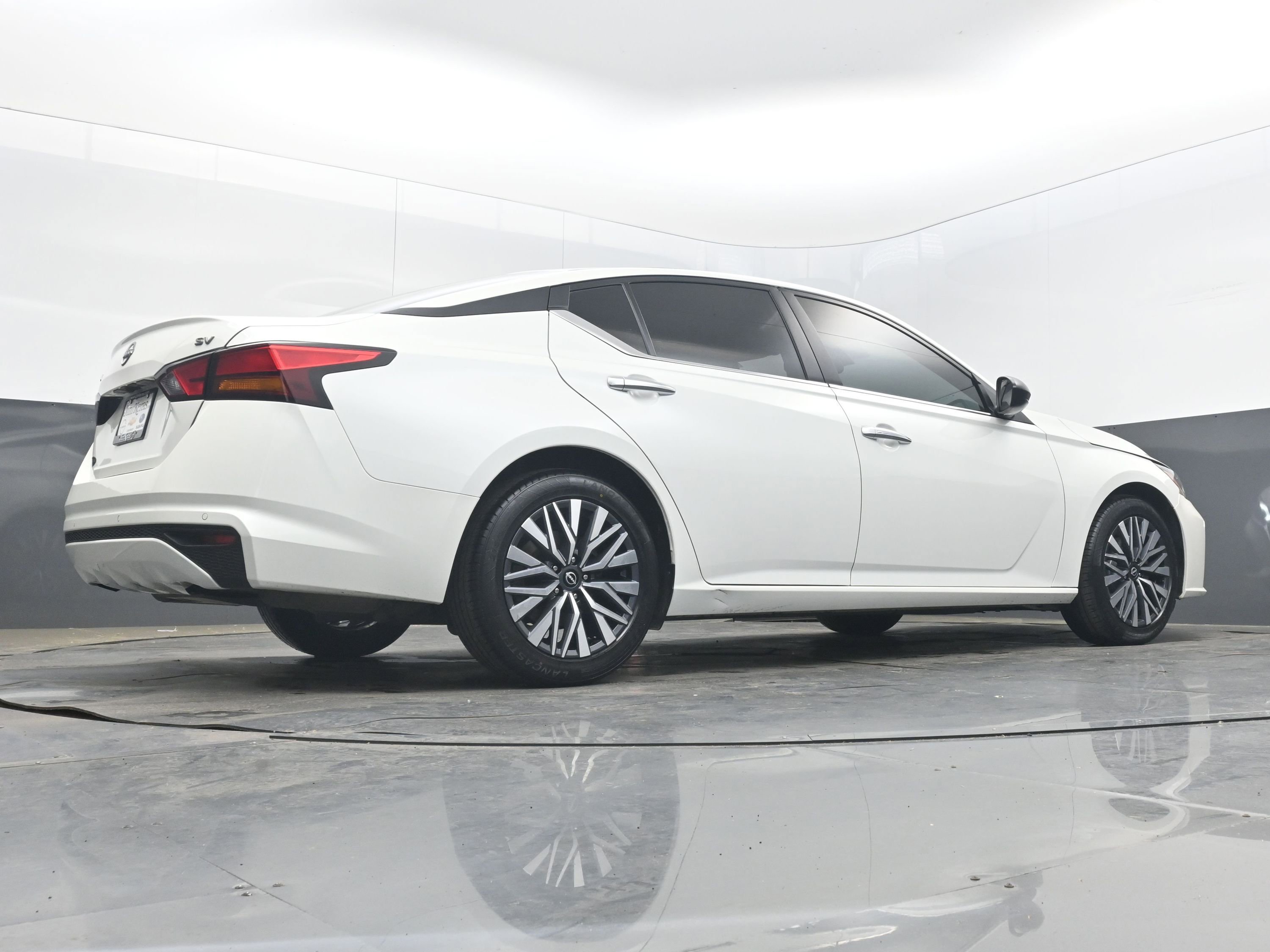 Used 2024 Nissan Altima 2.5 SV image 27