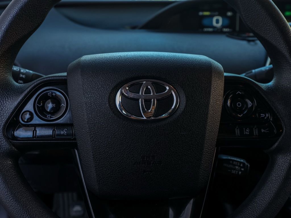 Used 2021 Toyota Prius L Eco image 25
