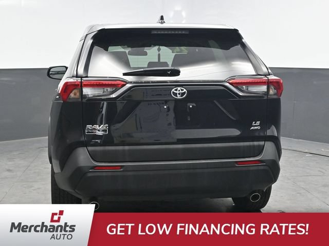 Used 2024 Toyota RAV4 LE AWD/4WD image 5