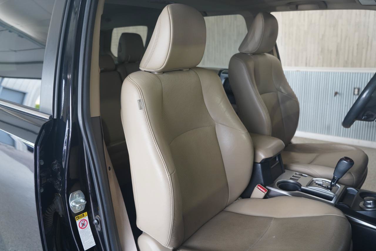 Used 2017 Toyota 4Runner Limited AWD/4WD image 31