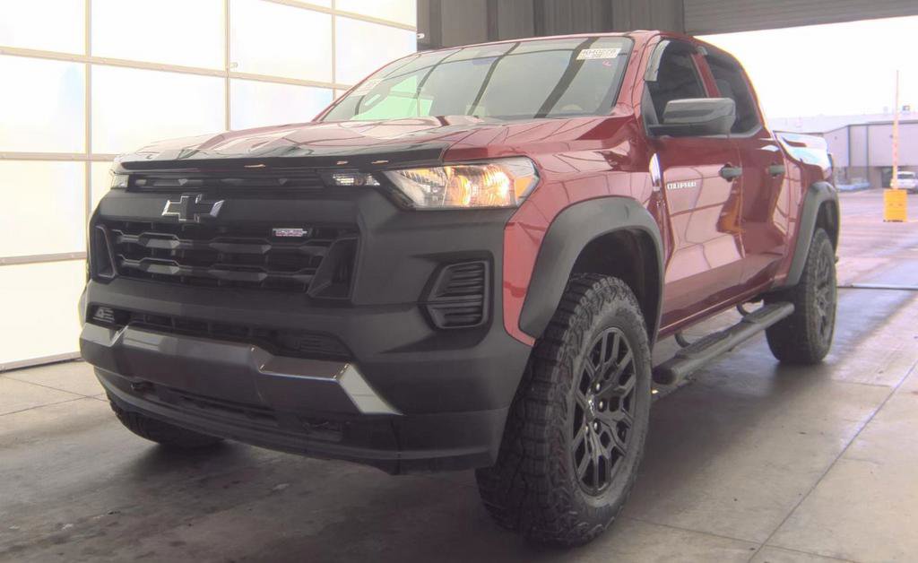 Used 2025 Chevrolet Colorado Trail Boss AWD/4WD image 4
