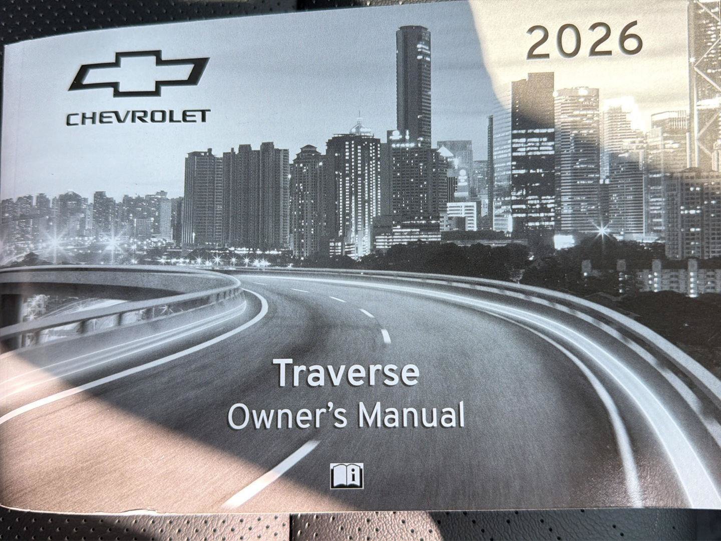 New 2026 Chevrolet Traverse RS AWD/4WD image 16
