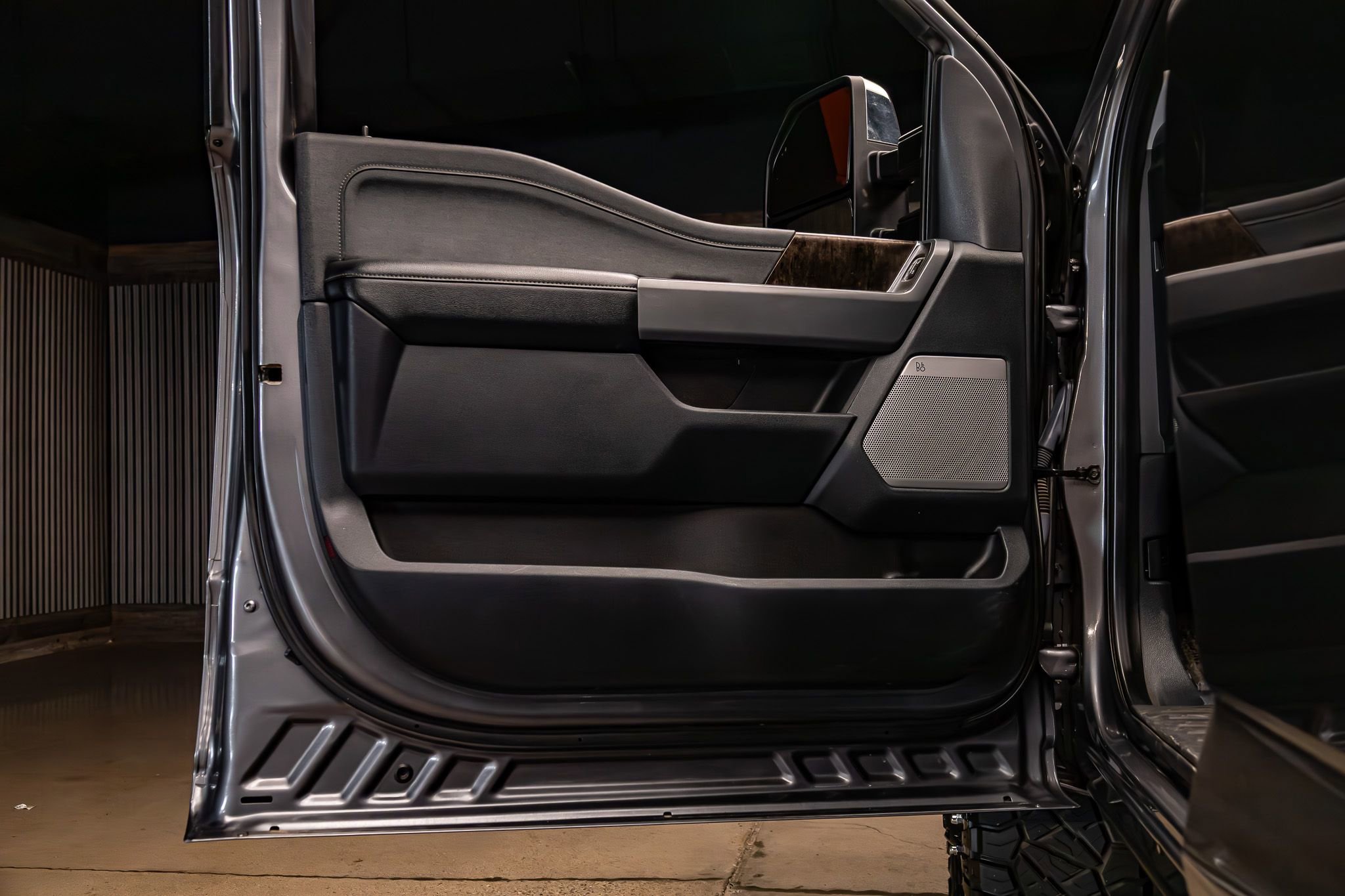 Used 2023 Ford F350 Lariat w/ Lariat Ultimate Package AWD/4WD image 29