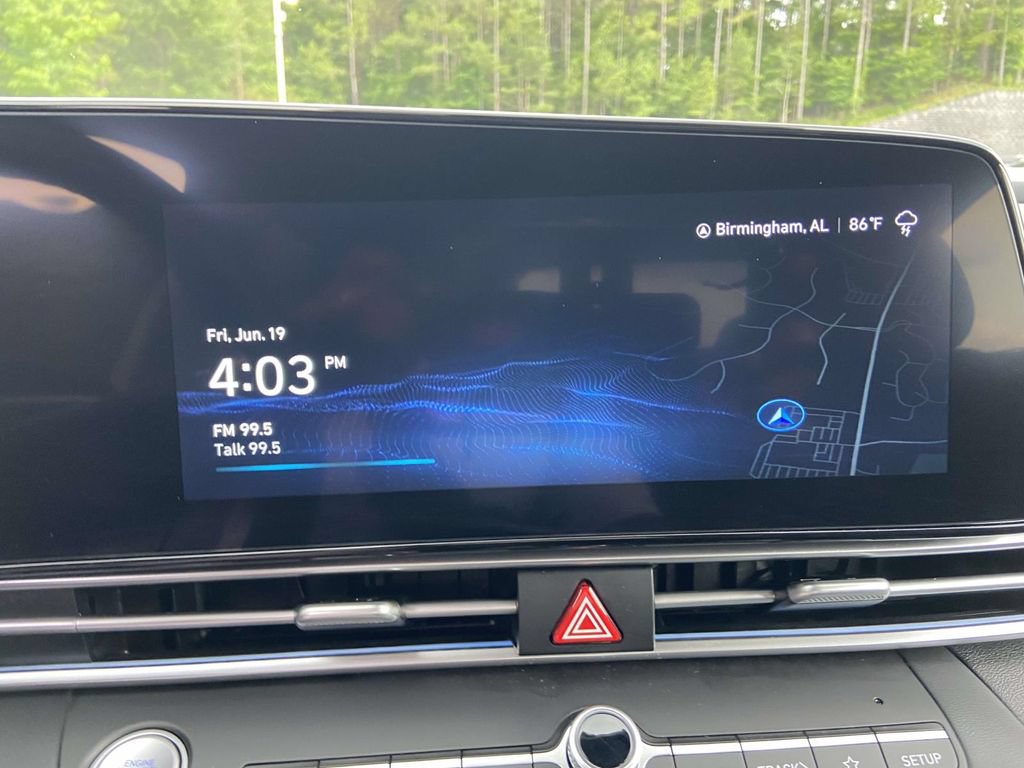 Used 2025 Hyundai Elantra Limited FWD image 23