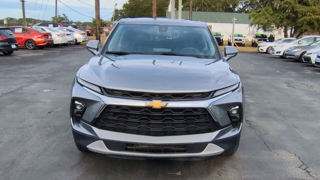 Used 2023 Chevrolet Blazer LT image 3