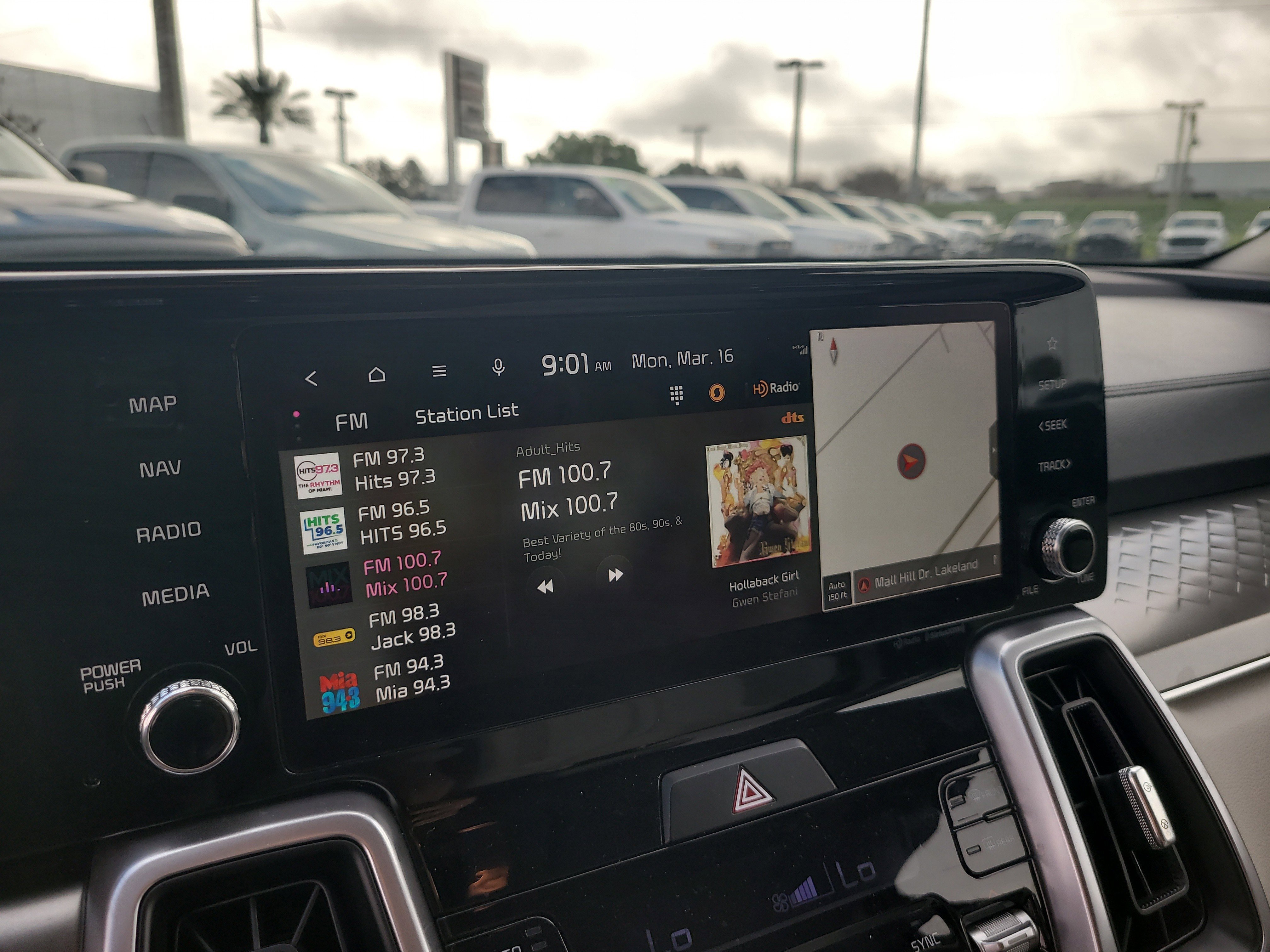 Used 2023 Kia Sorento EX image 22