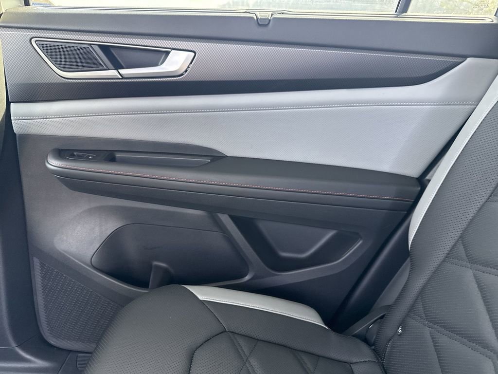 Certified 2024 Volkswagen Atlas Peak Edition SEL image 27