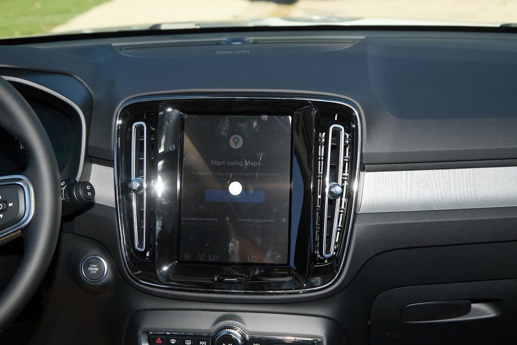 New 2026 Volvo XC40 B5 Ultra w/ Climate Package image 26