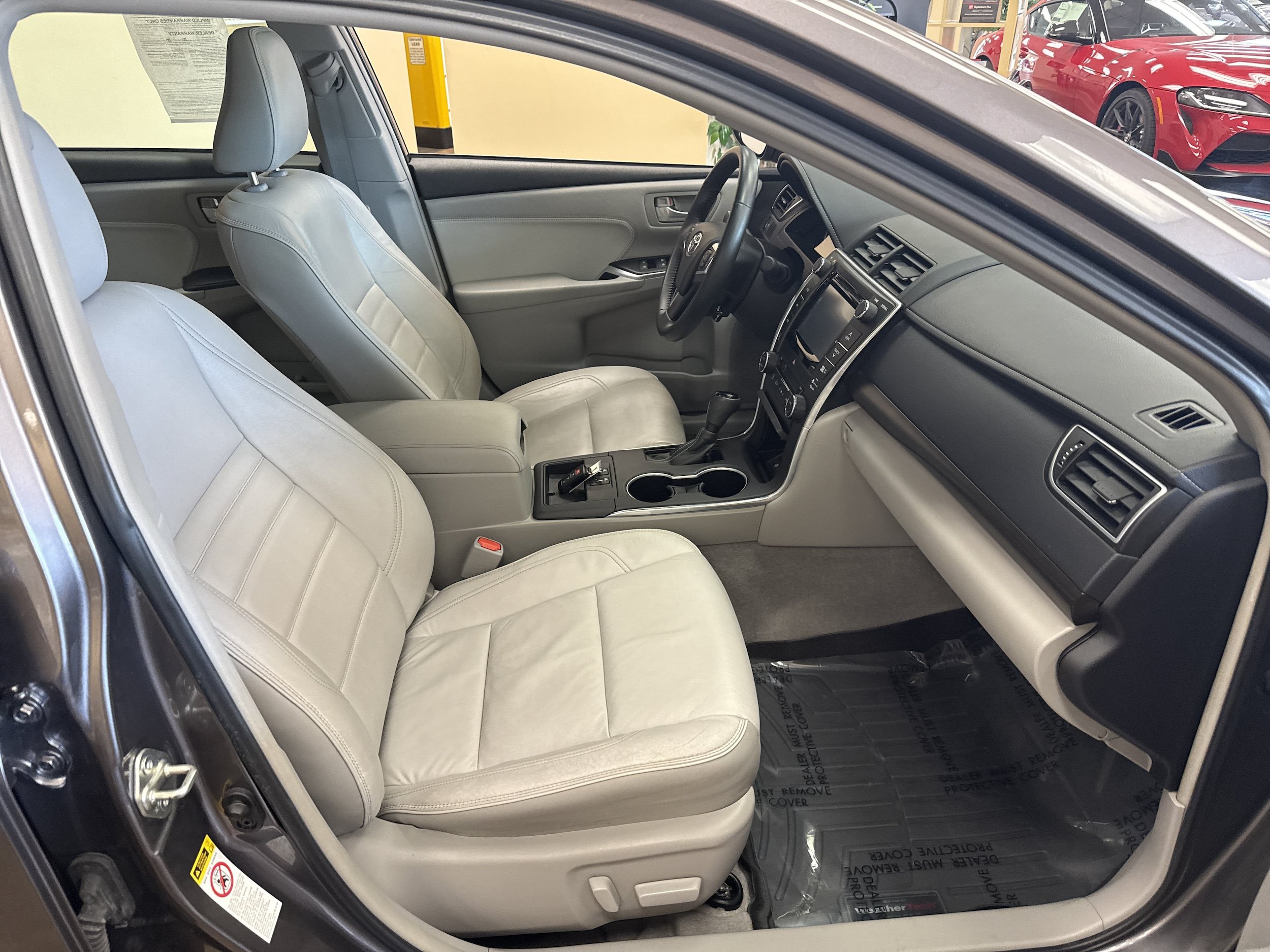 Used 2015 Toyota Camry XLE FWD image 17