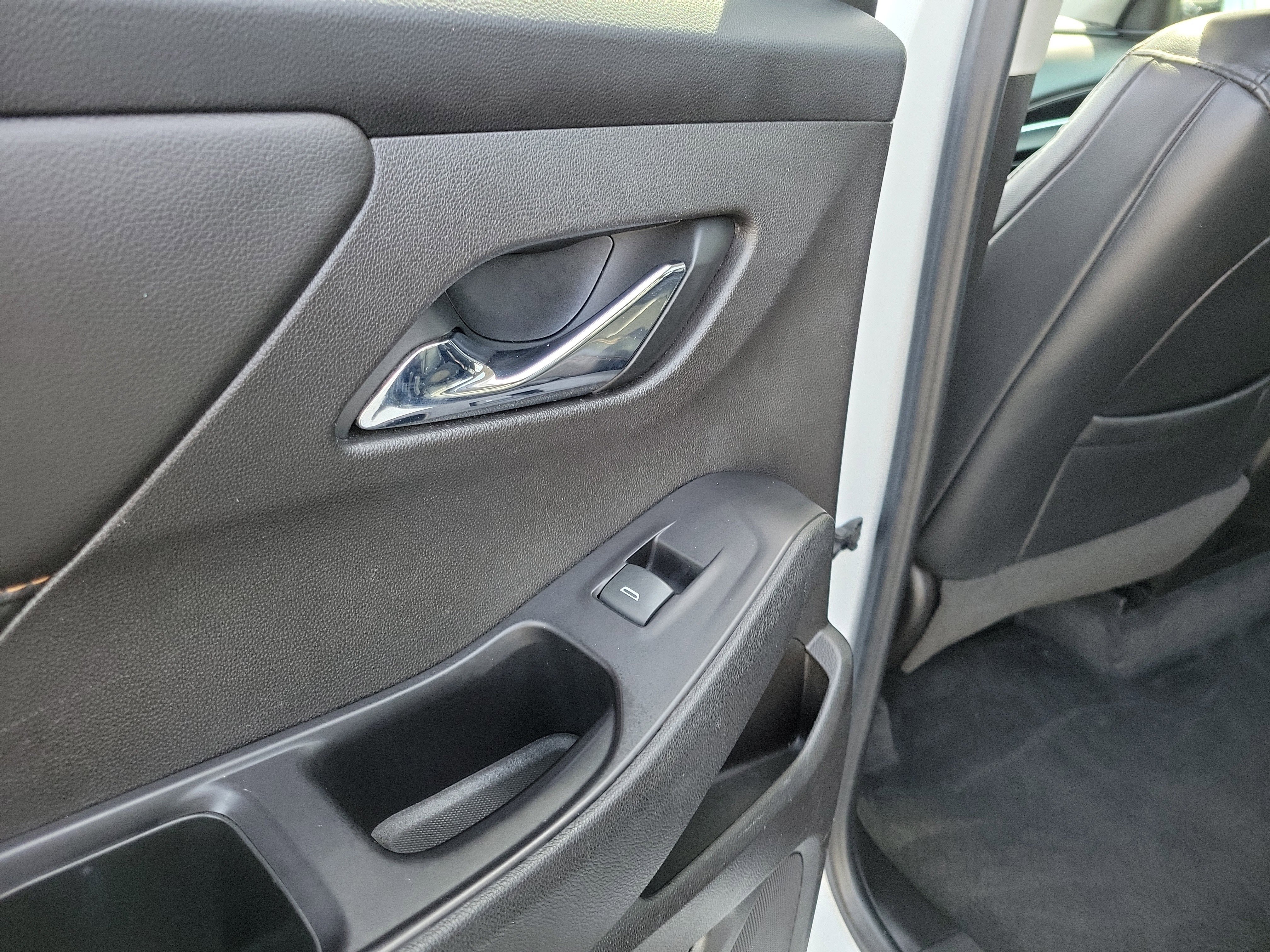 Used 2018 Chevrolet Traverse LT image 13