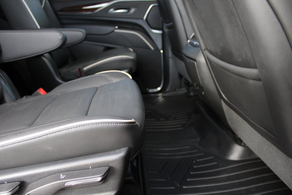 Used 2023 Cadillac Escalade Premium Luxury w/ Performance Package image 24