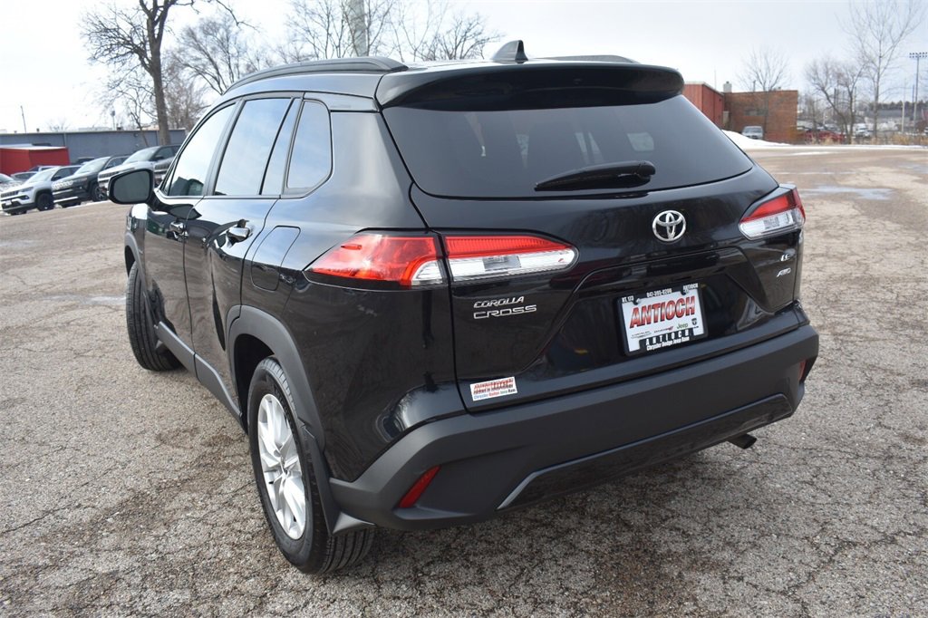 Used 2024 Toyota Corolla Cross LE w/ Moonroof Package image 5