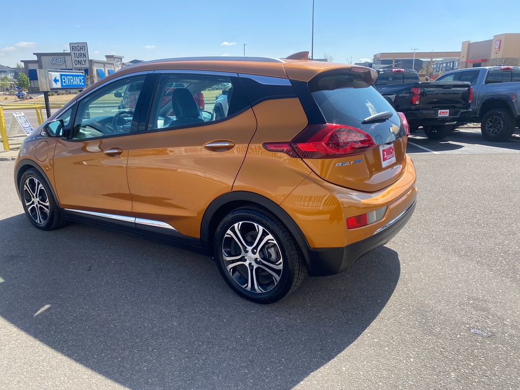 Used 2017 Chevrolet Bolt Premier w/ Driver Confidence II Package FWD image 3