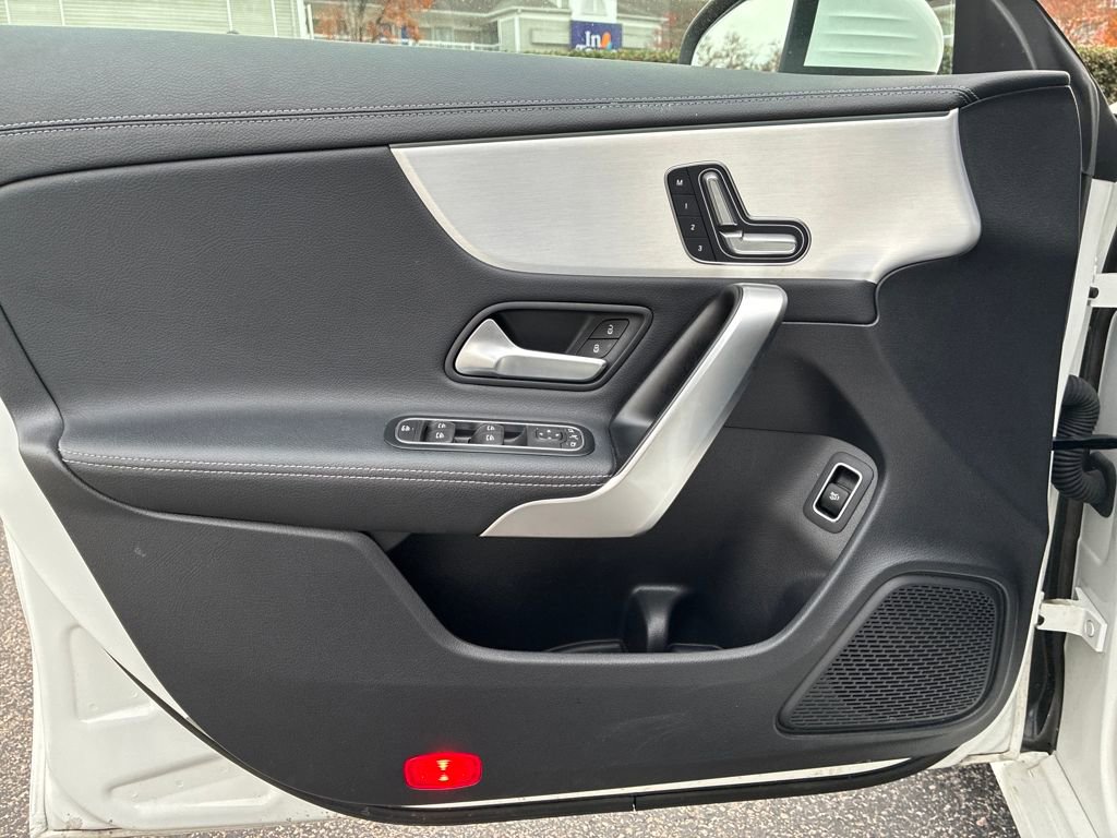 Used 2025 Mercedes-Benz CLA 250 image 10