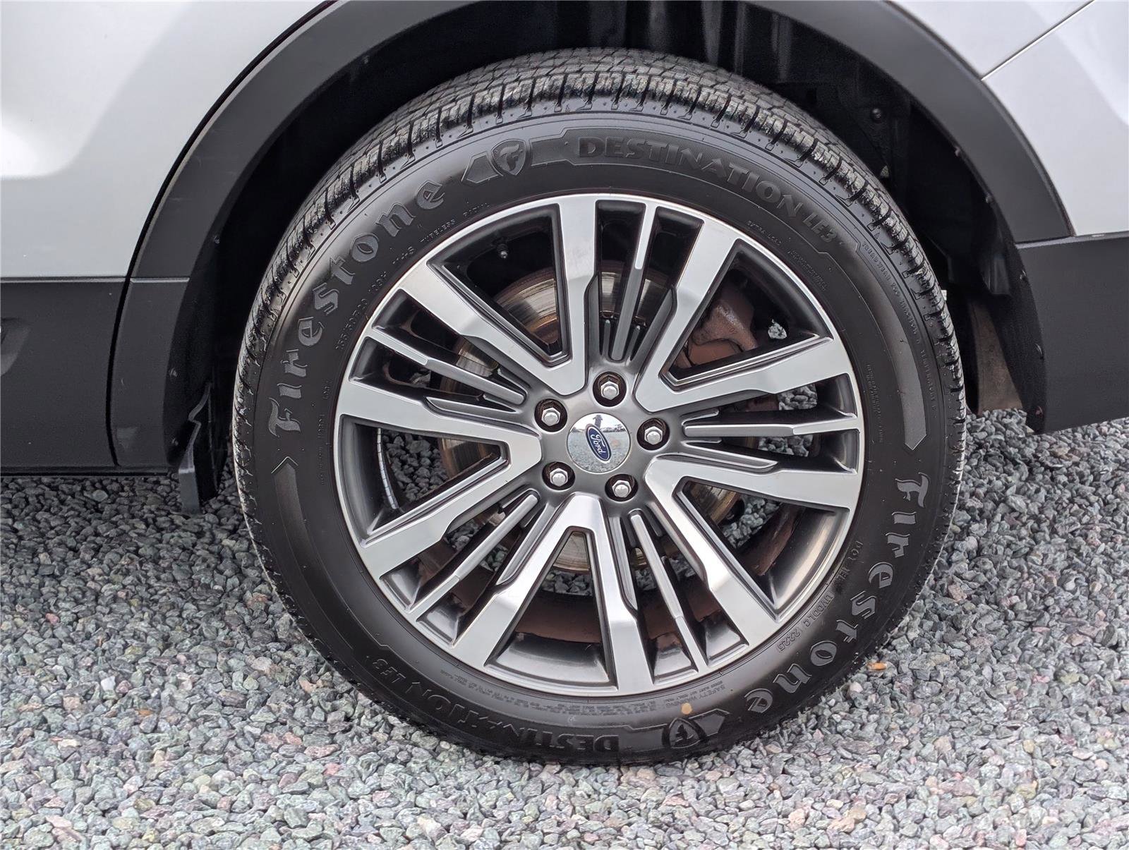 Used 2017 Ford Explorer Platinum image 10