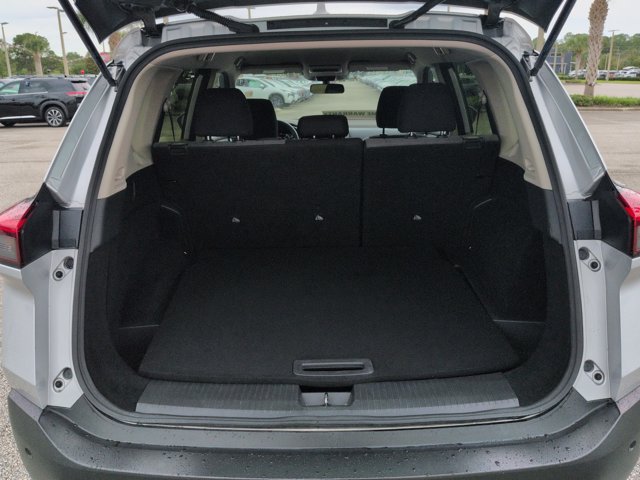 Used 2023 Nissan Rogue SV FWD image 14