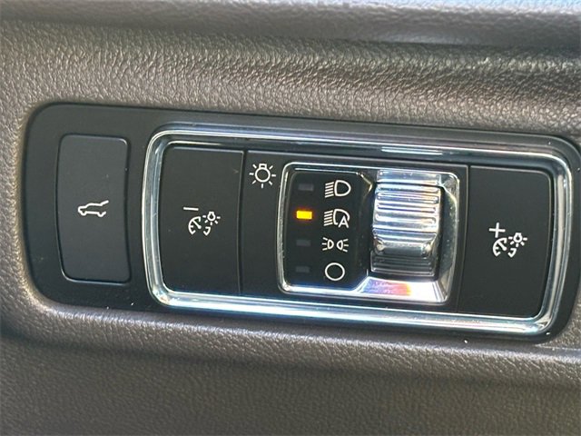 Used 2023 Lincoln Corsair Reserve w/ Jet Appearance Package image 36