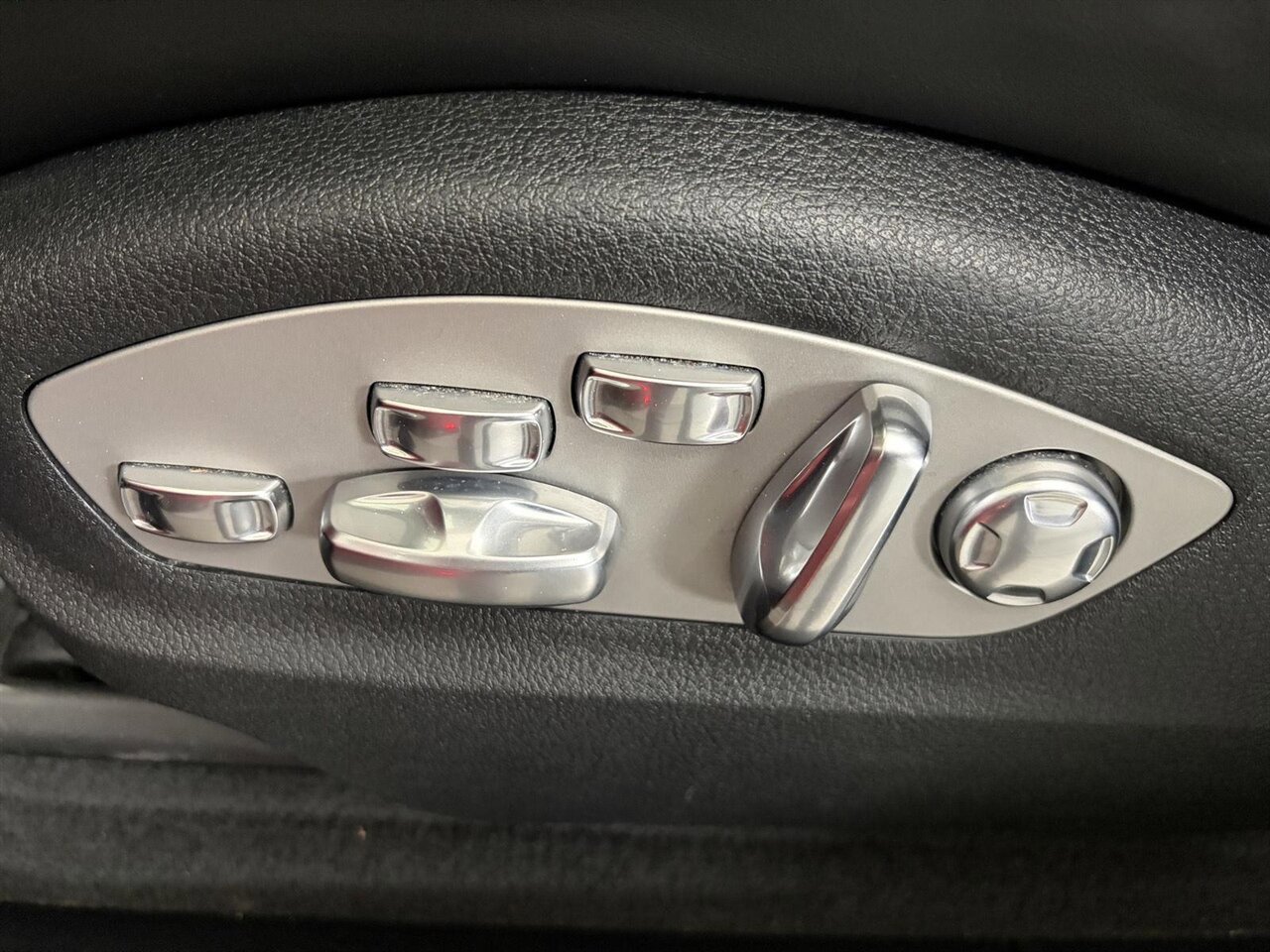 Used 2020 Porsche Macan GTS AWD/4WD image 23