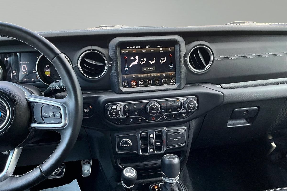 Used 2023 Jeep Wrangler Unlimited Sahara w/ Cold Weather Group AWD/4WD image 24