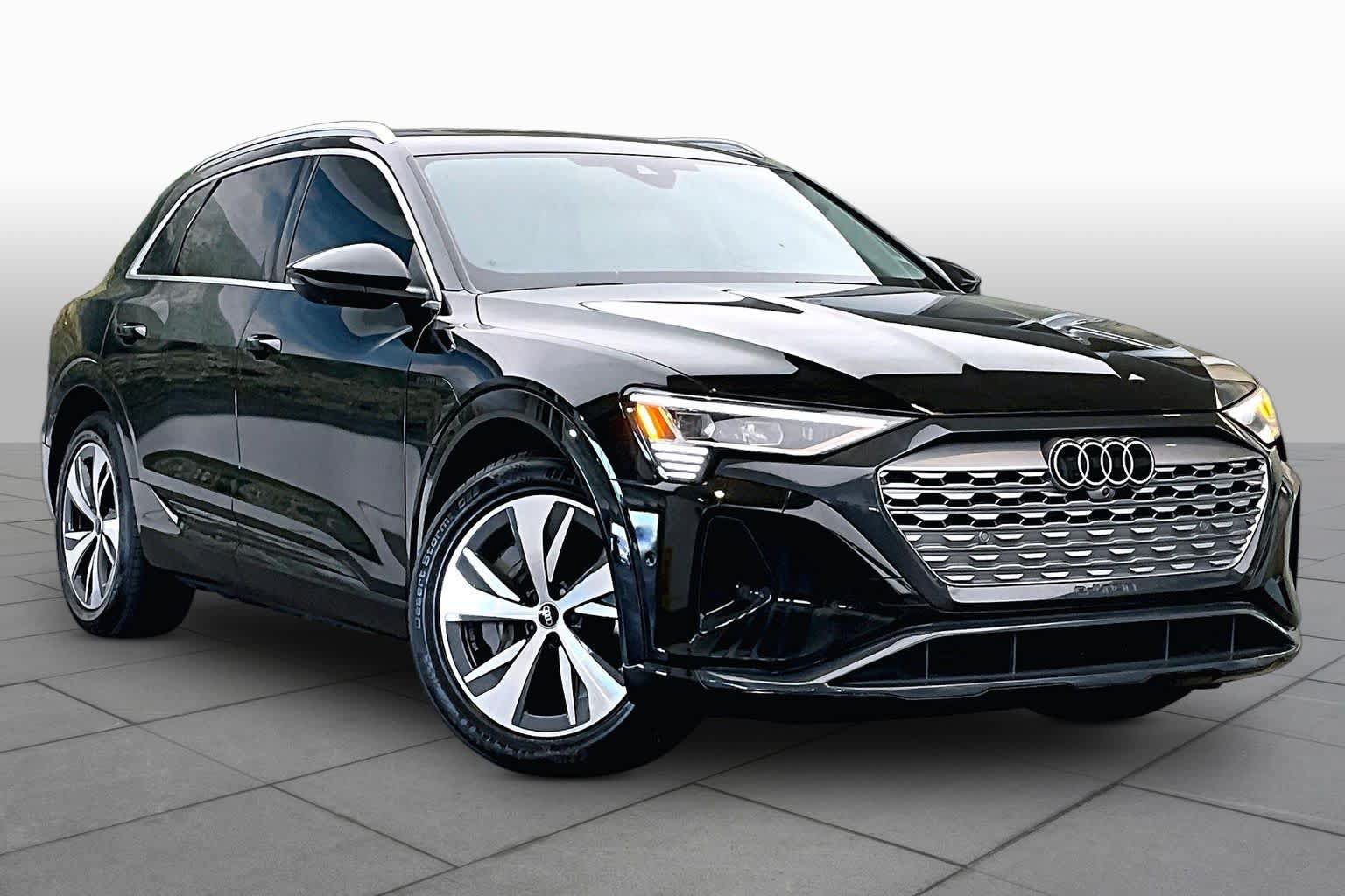 Used 2024 Audi Q8 e-tron Premium Plus AWD/4WD image 2