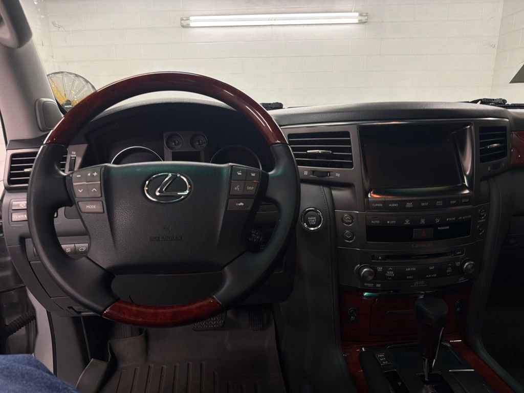 Used 2010 Lexus LX 570 4WD image 7
