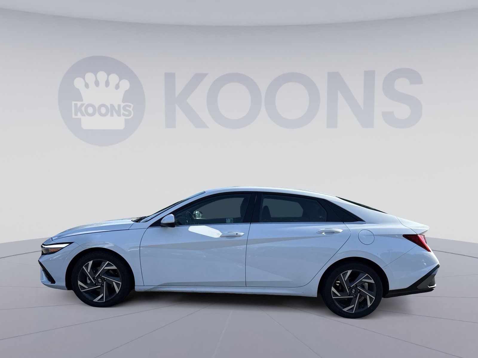 Certified 2025 Hyundai Elantra SEL FWD image 2