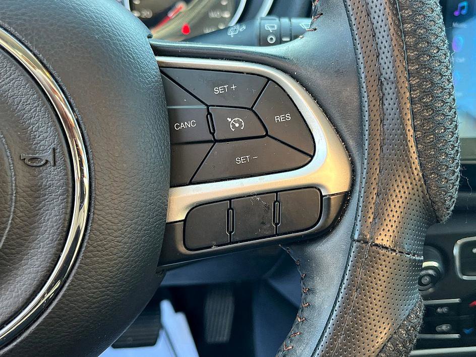 Used 2020 Jeep Compass Latitude w/ Cold Weather Group image 17