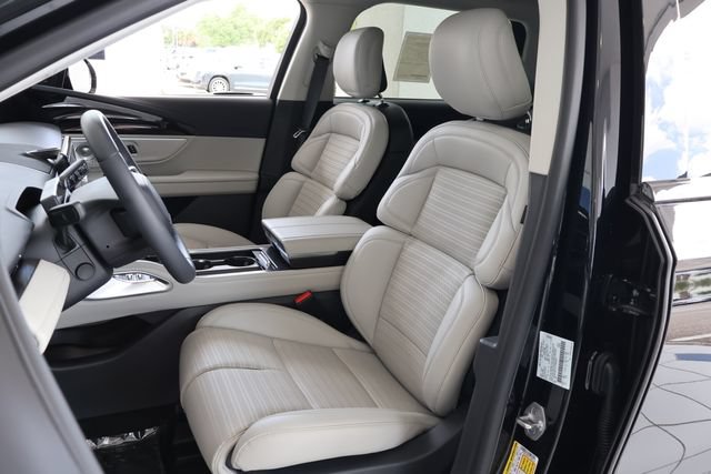 New 2026 Lincoln Nautilus Reserve AWD/4WD image 13