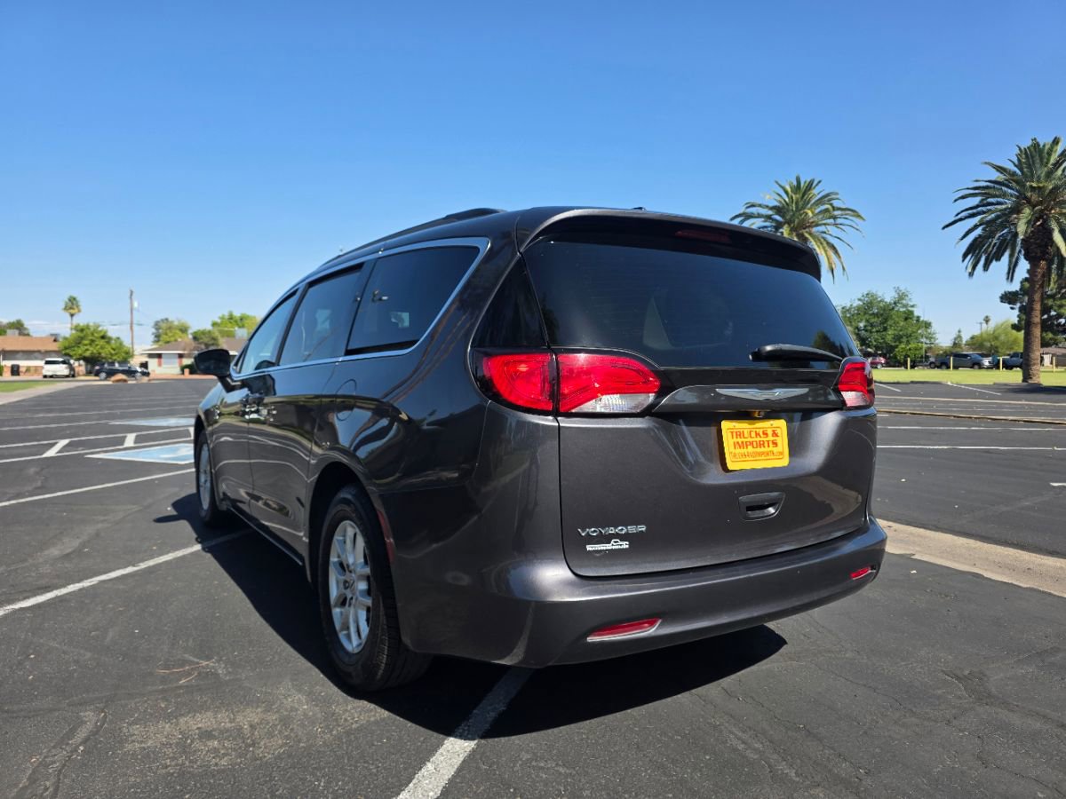 Used 2021 Chrysler Voyager Lxi FWD image 9