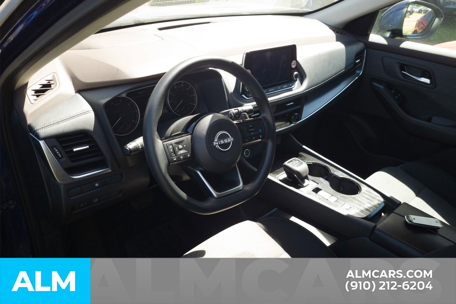 Used 2023 Nissan Rogue SV image 6