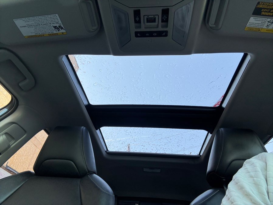Used 2019 Toyota RAV4 Limited w/ Advanced Technology Package AWD/4WD image 19