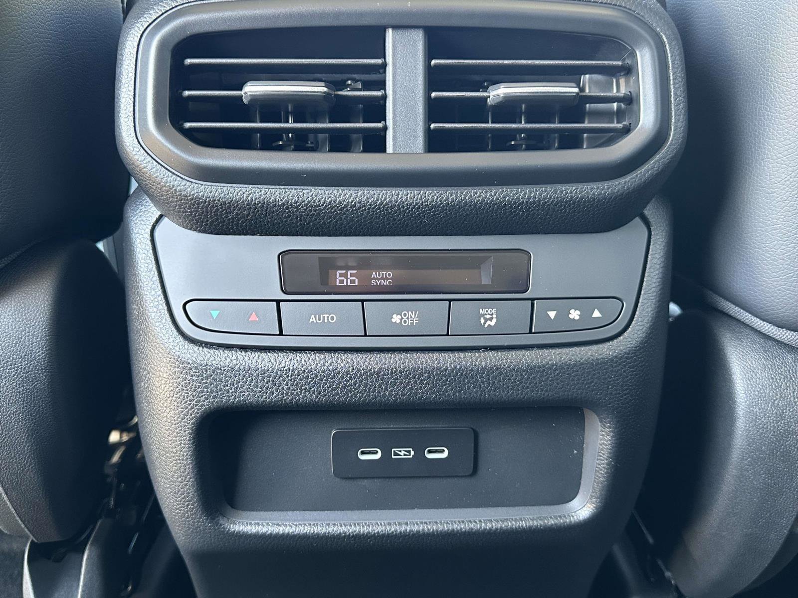 New 2025 Honda Pilot Touring image 18