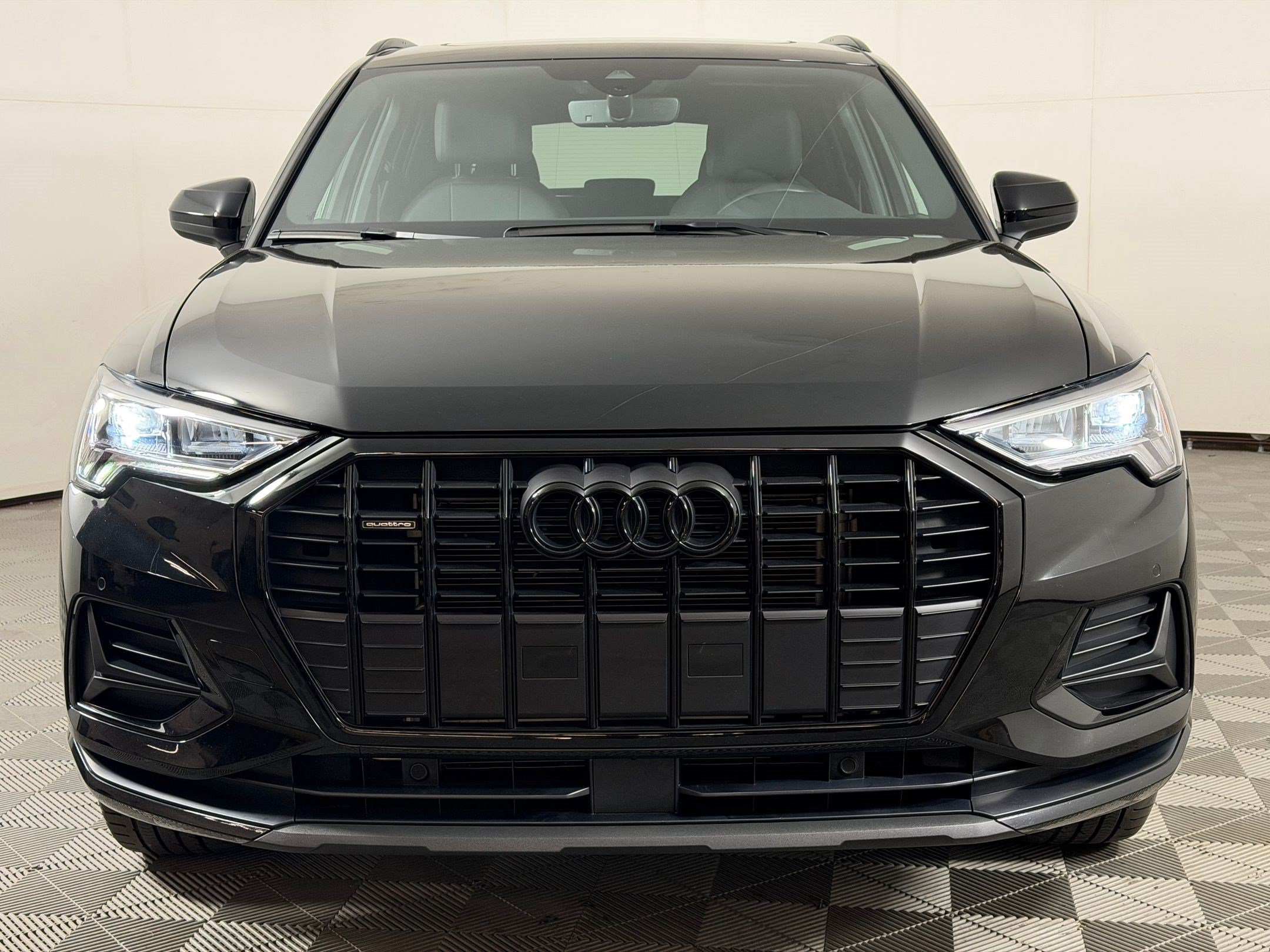 Used 2024 Audi Q3 2.0T Premium w/ Convenience Package AWD/4WD image 6