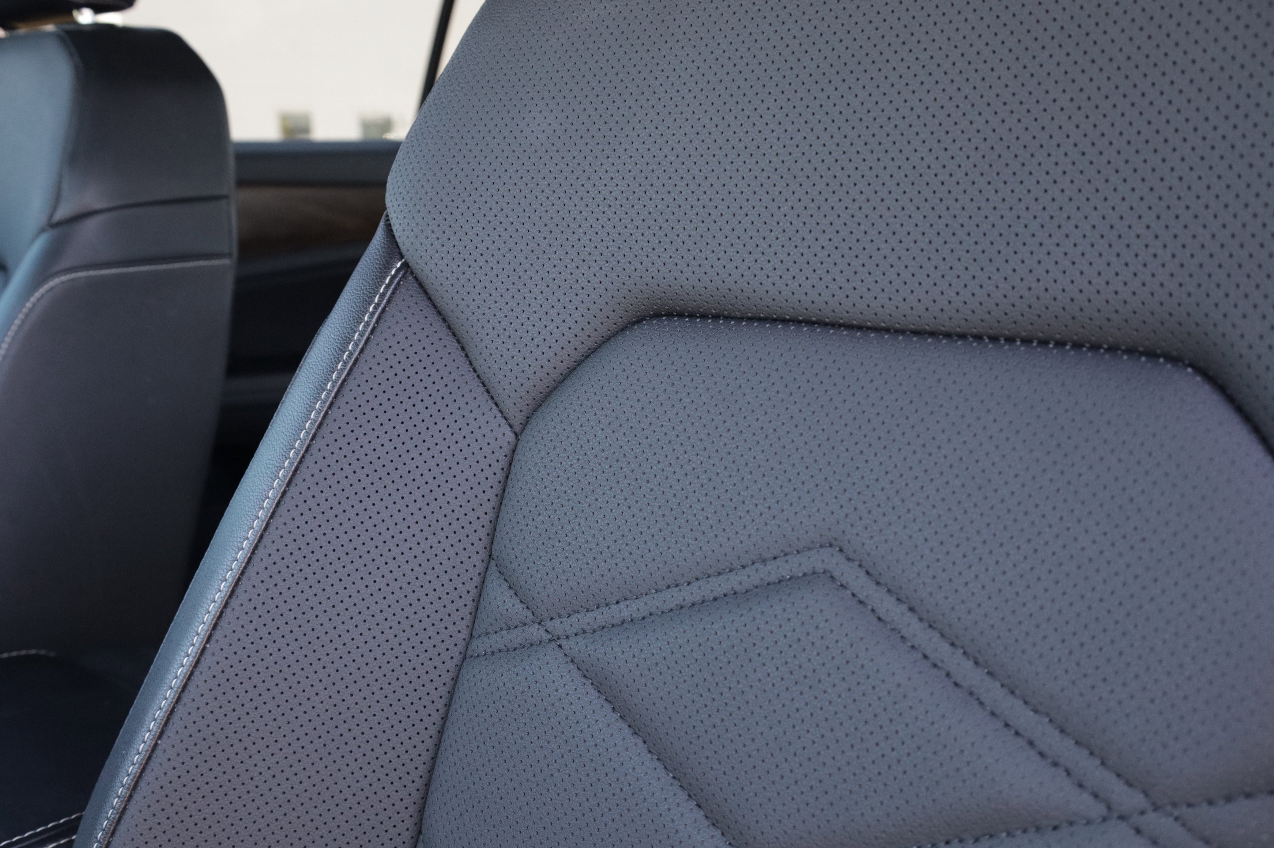 Used 2025 Volkswagen Atlas SE FWD image 7