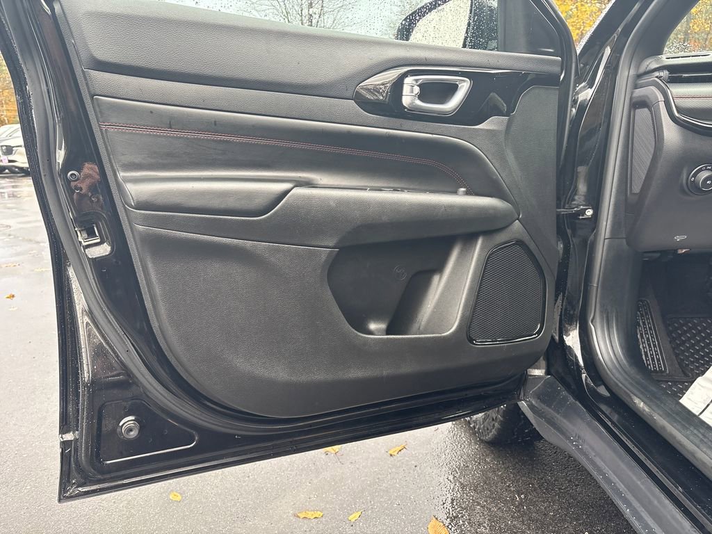 Used 2024 Jeep Compass Trailhawk image 10