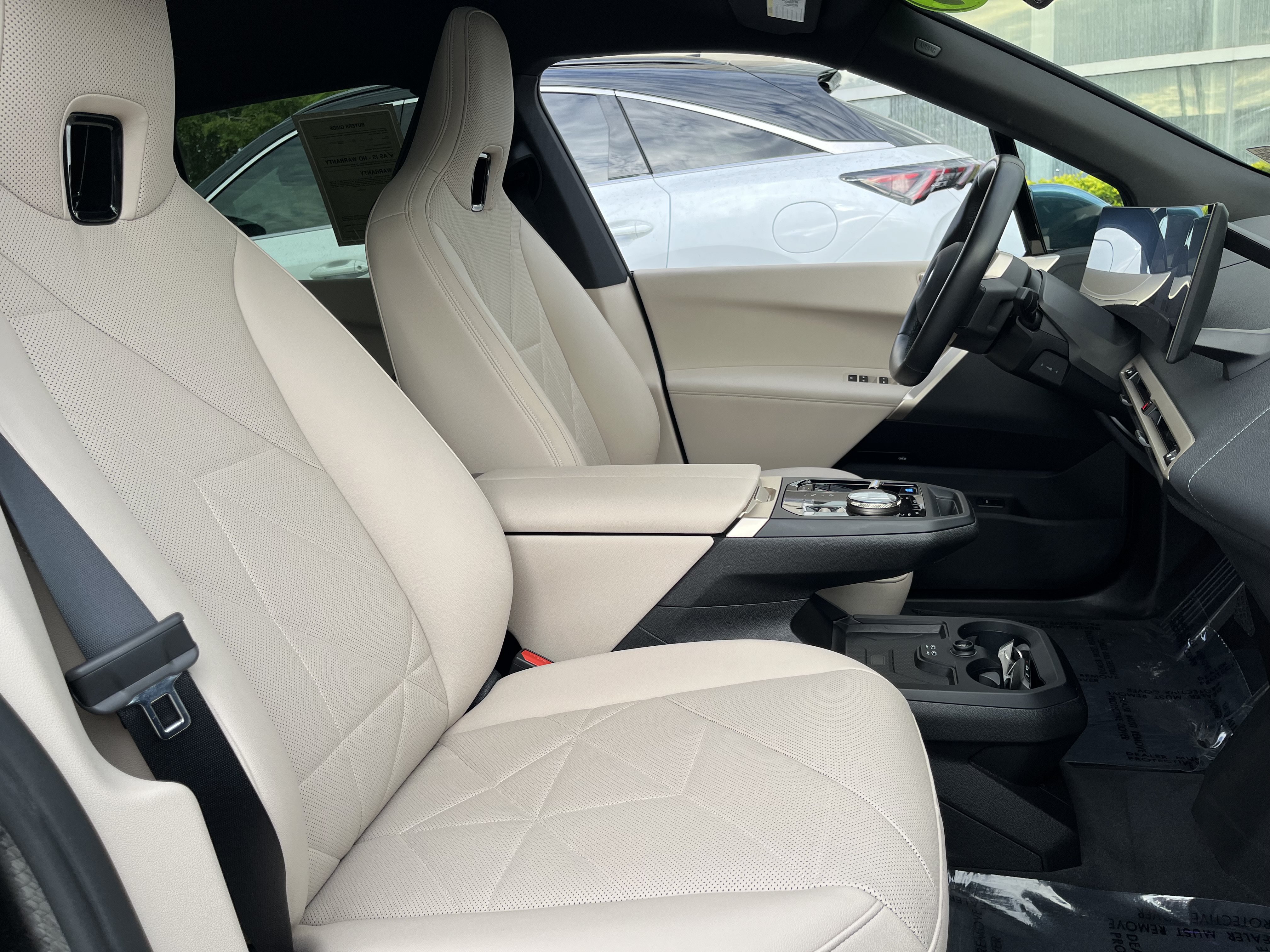 Used 2025 BMW iX xDrive50 AWD/4WD image 23