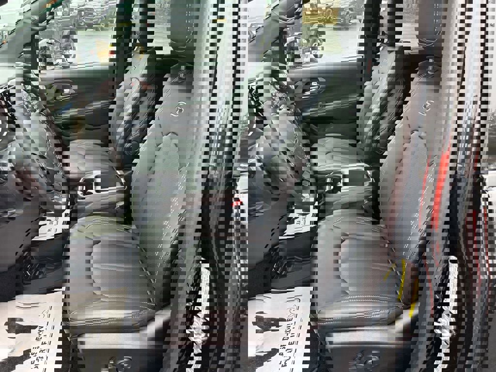 New 2026 Chrysler Pacifica Select AWD/4WD image 11