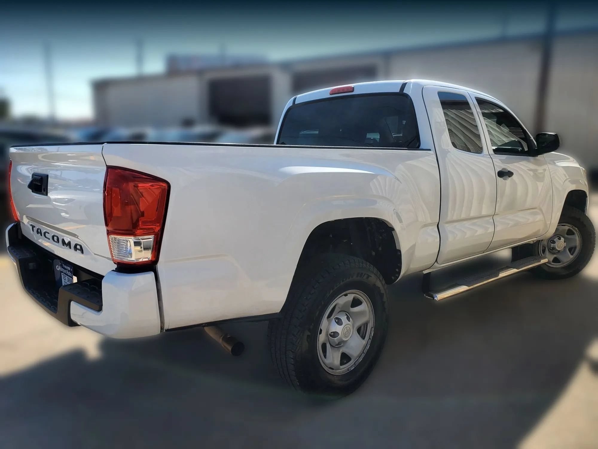Used 2016 Toyota Tacoma SR RWD image 5