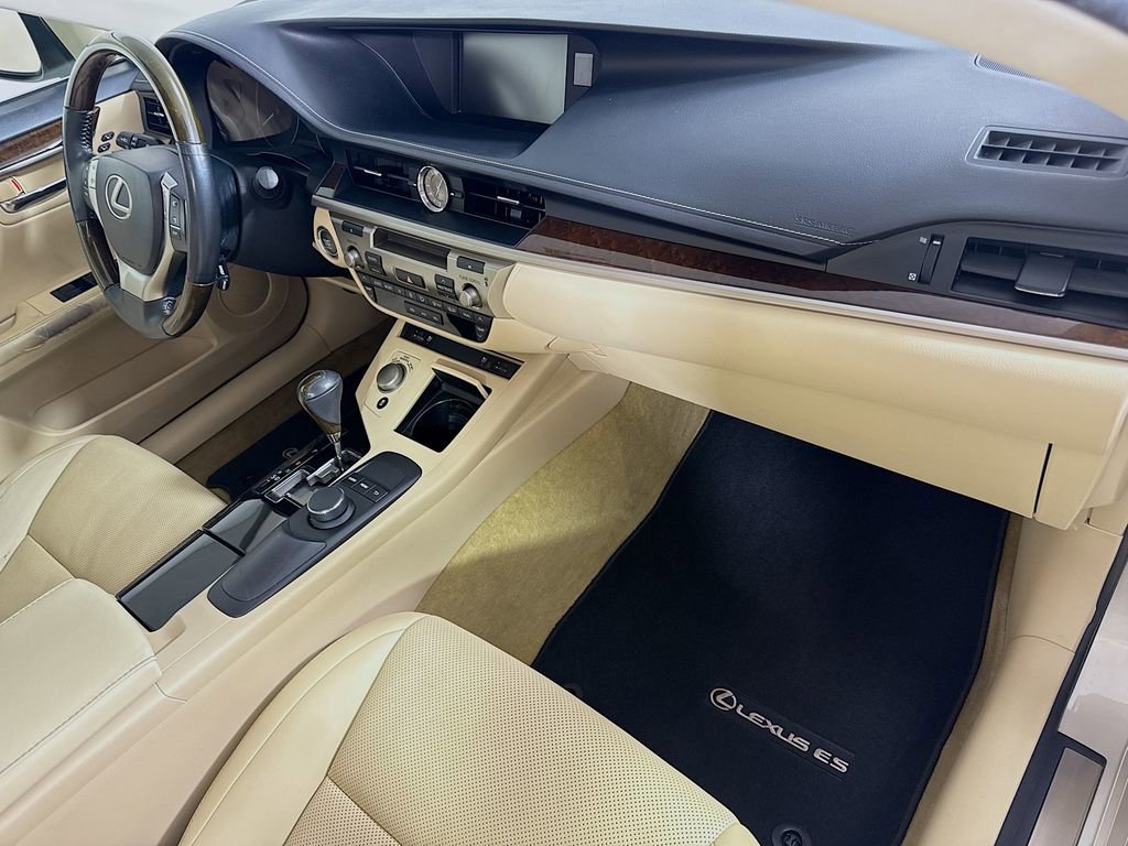 Used 2015 Lexus ES 350 w/ Premium Package image 29