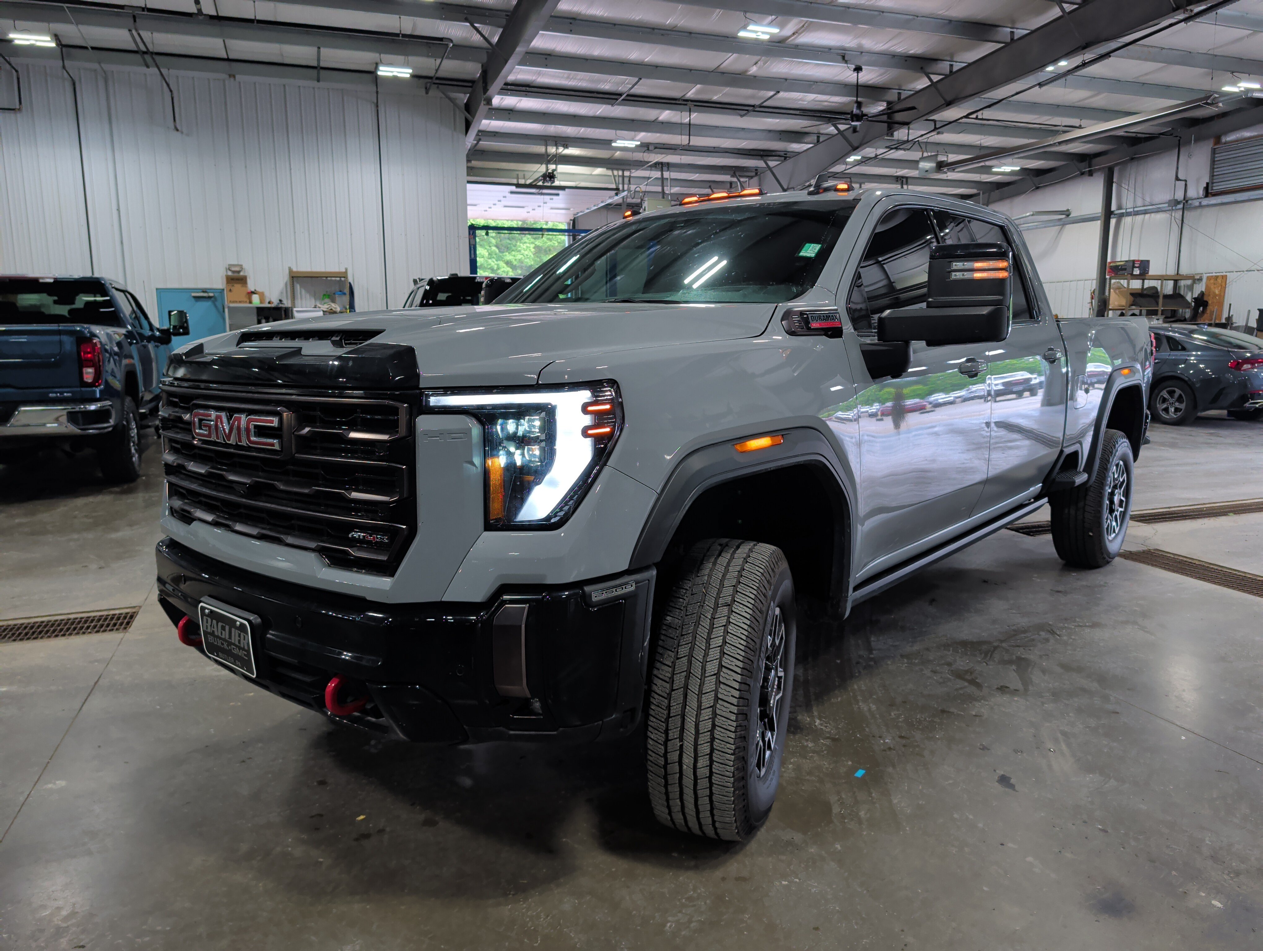 Used 2024 GMC Sierra 2500 AT4X AWD/4WD image 7