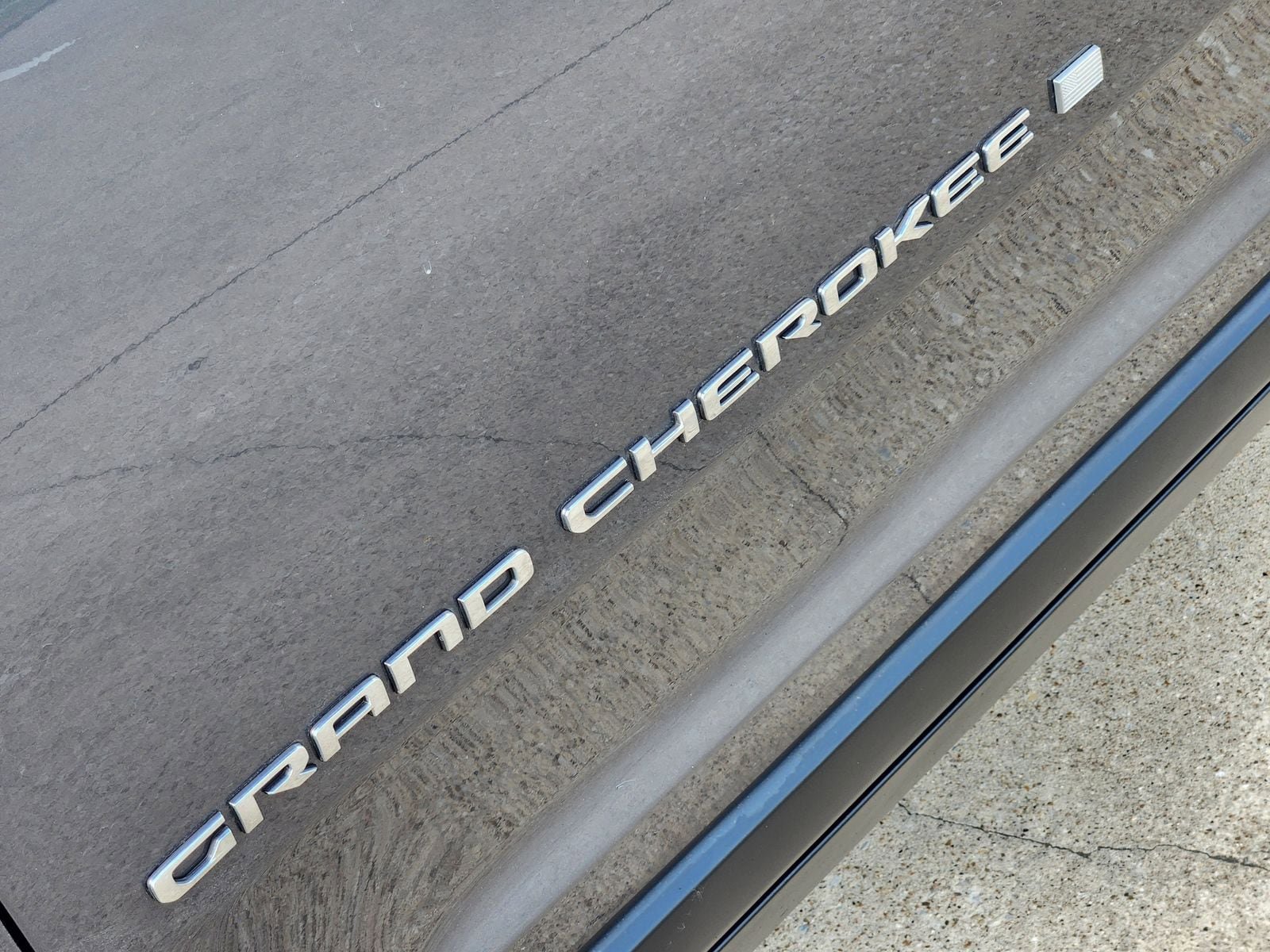 Used 2023 Jeep Grand Cherokee Limited AWD/4WD image 10