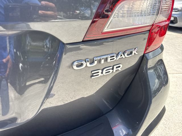 Used 2019 Subaru Outback 3.6R Limited AWD/4WD image 25