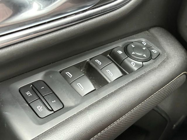 Used 2021 GMC Yukon SLT w/ SLT Luxury Package image 12