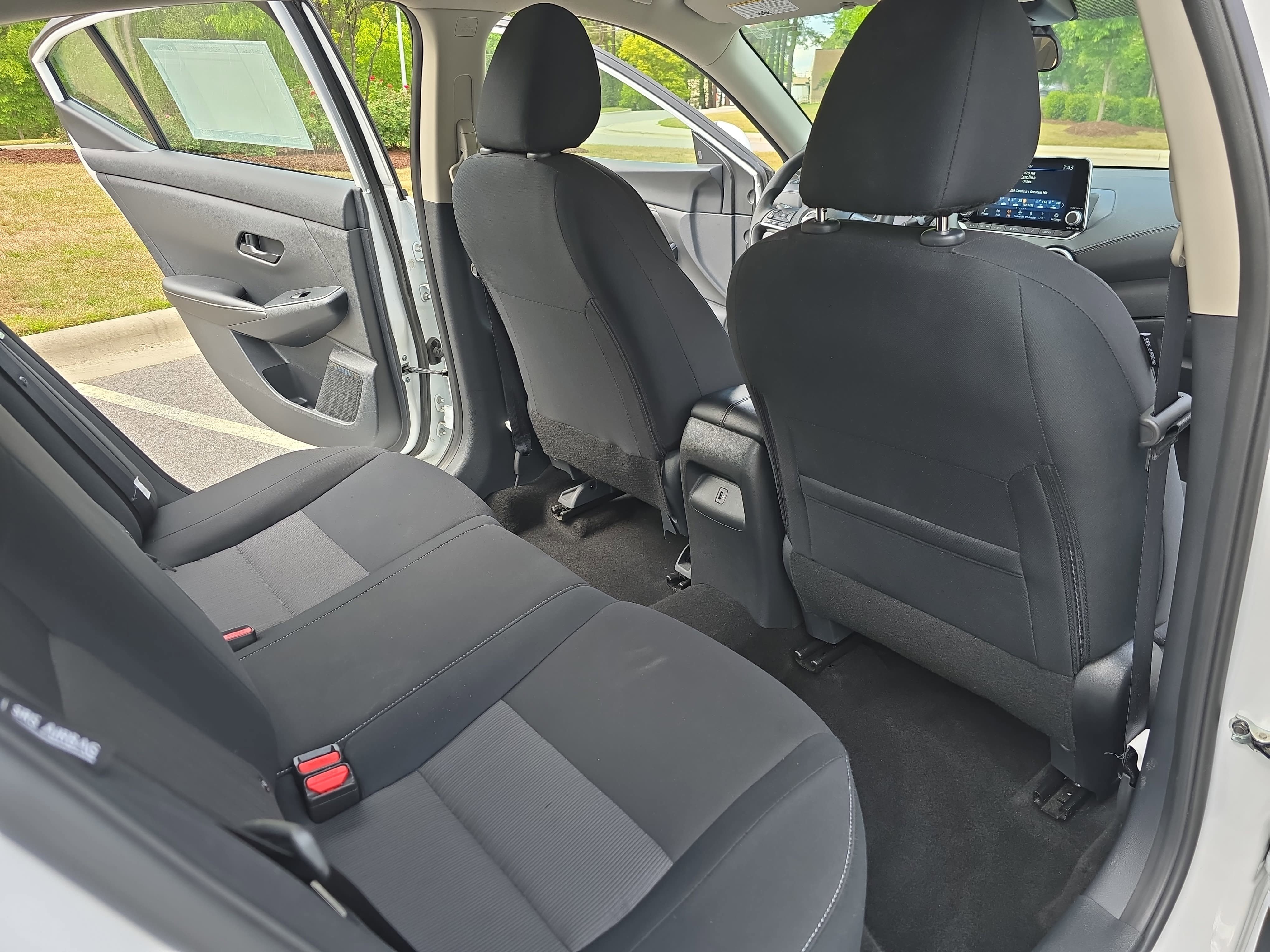 Used 2024 Nissan Sentra SV FWD image 11
