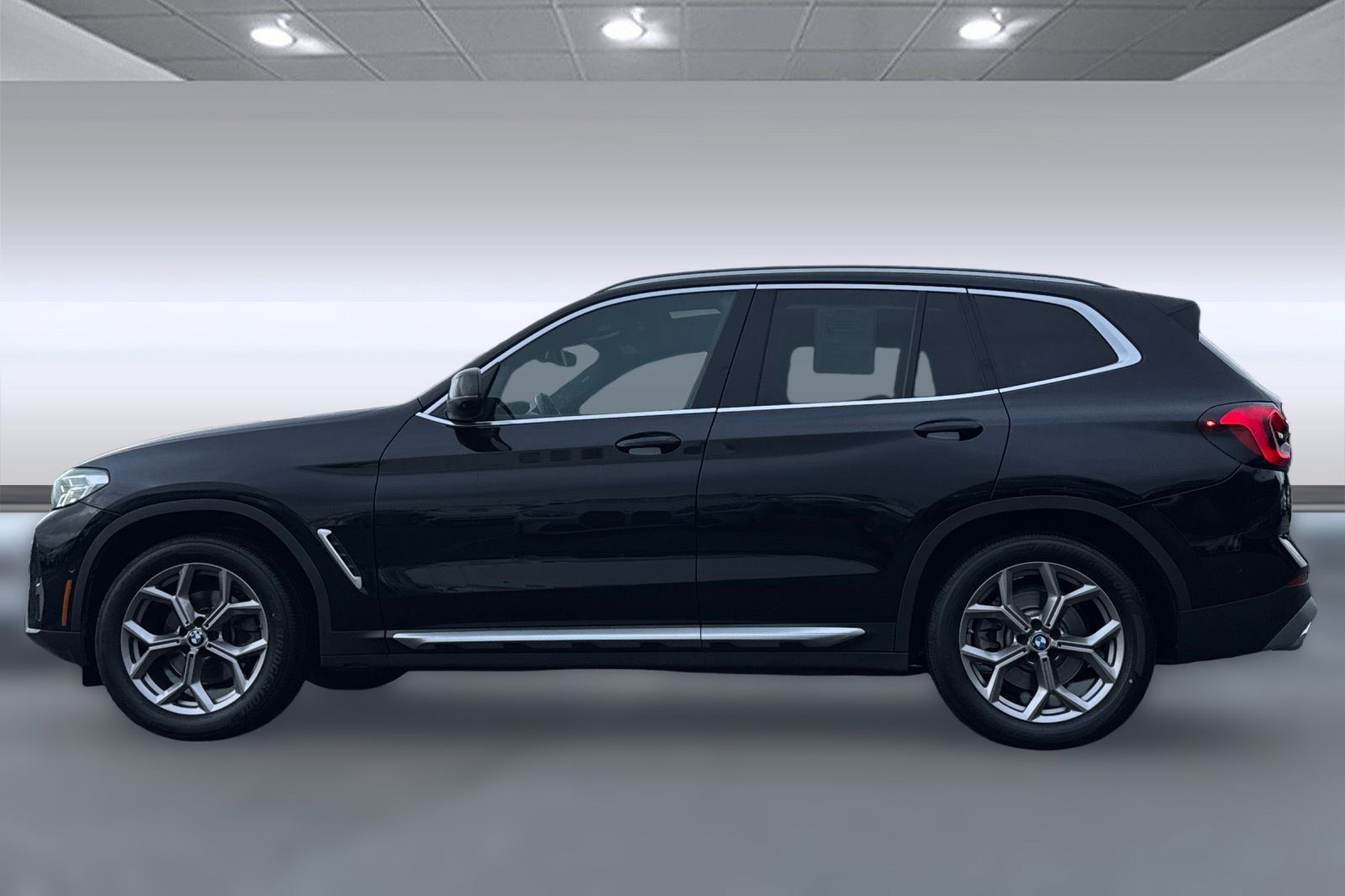 Certified 2023 BMW X3 xDrive30i w/ Premium Package image 2