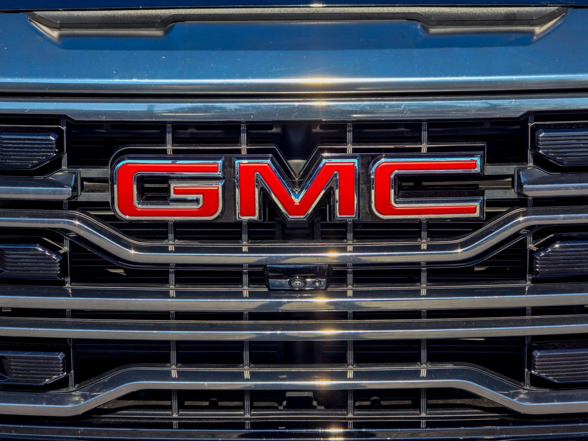 Used 2024 GMC Sierra 1500 AT4 w/ Technology Package image 3