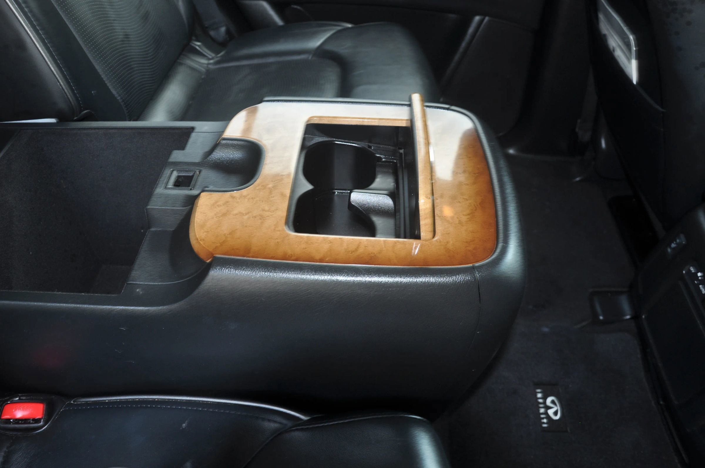 Used 2013 INFINITI QX56 2WD w/ Theater Pkg image 40